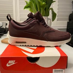 Nike Air Max Thea Mahogany Team Red